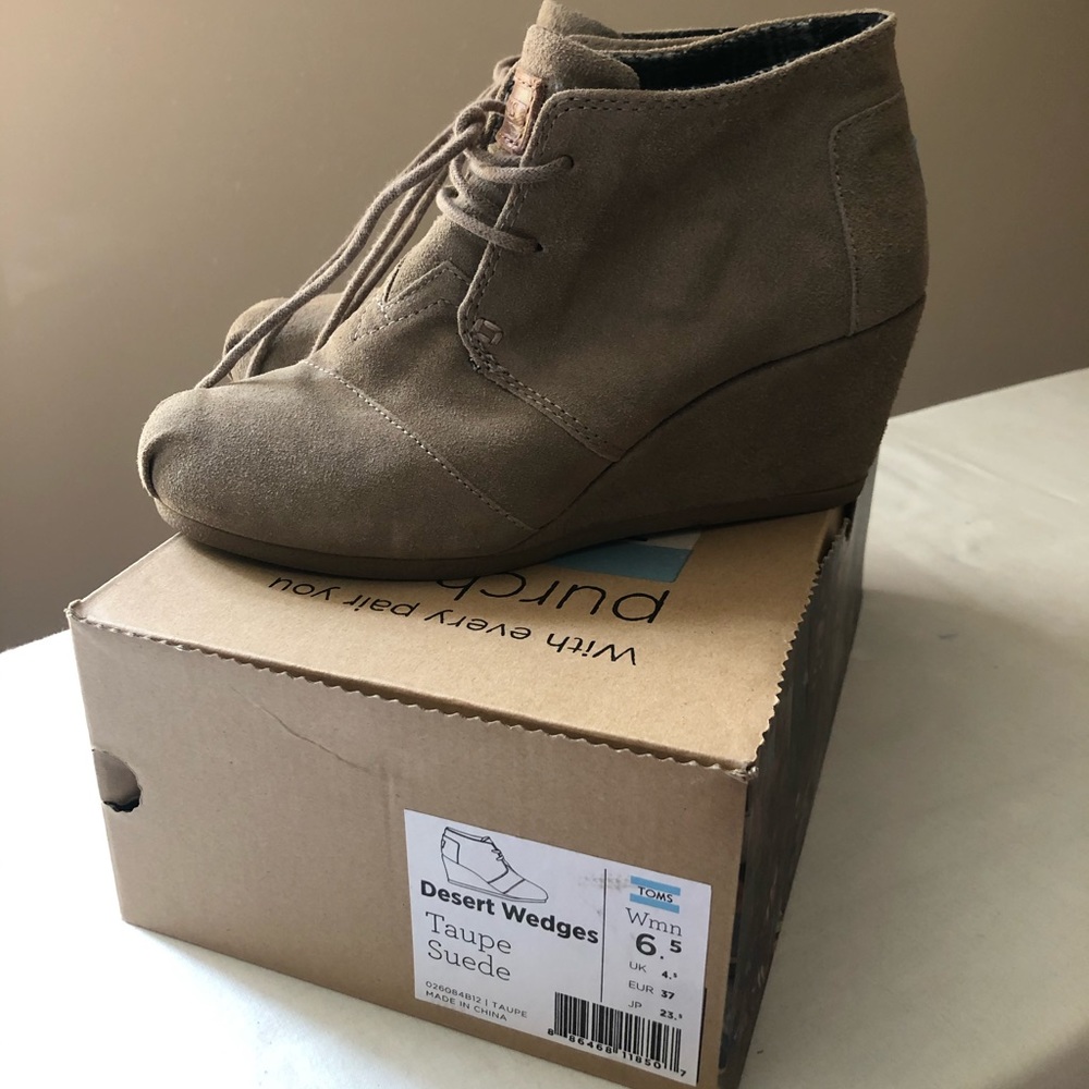 Toms Desert Wedge Taupe Suede